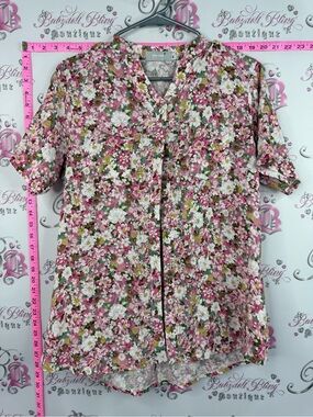 per una Pink Floral Button-Front Short Sleeve Top